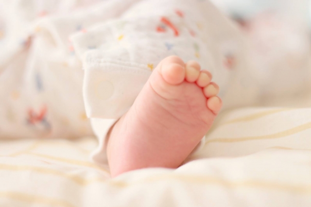 新生児の足